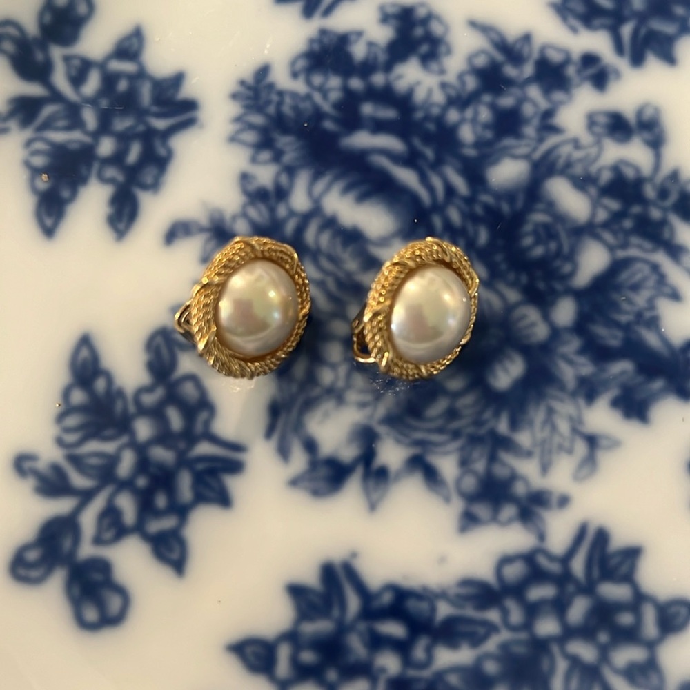 Christian Dior Vintage Classic Custom Pearl Clip On Earrings